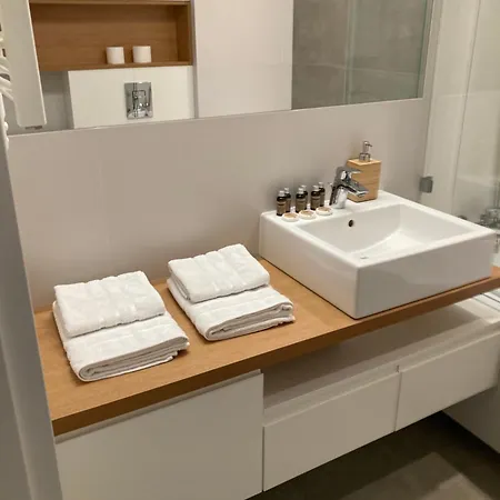 Gieldowa 4 Business Stock Apartment