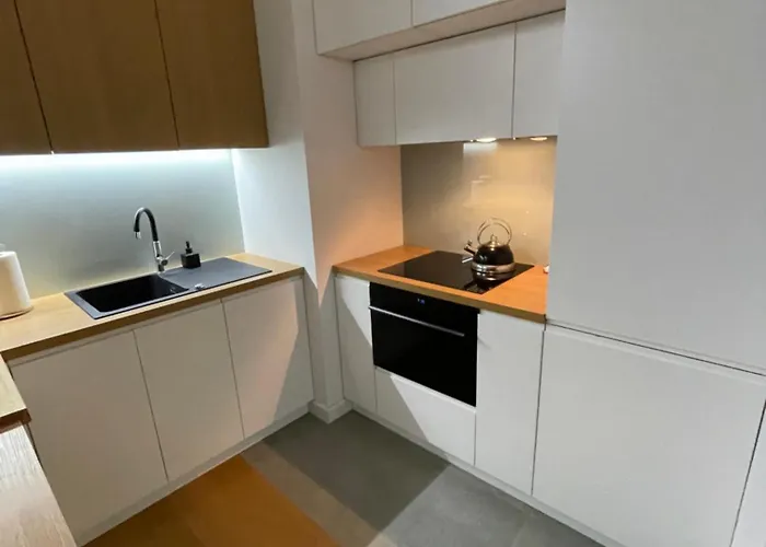 Gieldowa 4 Business Stock * Warsaw